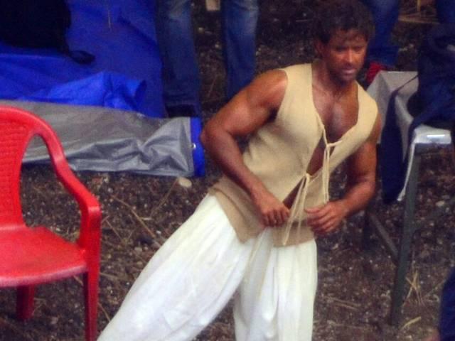 बुजुर्ग की मौत के बाद रितिक ने फैंस से की अपील Hrithik Roshan
