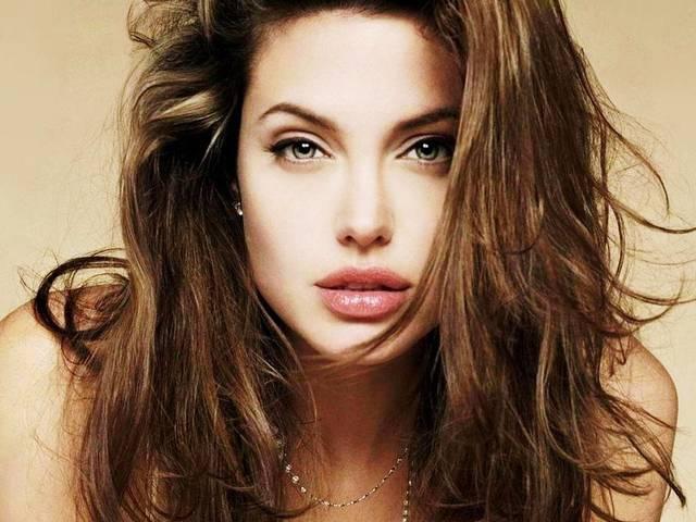 मौत के मुंह से बाहर आईं ये हीरोइनें Celebs Who Fought And Won Against Breast Cancer