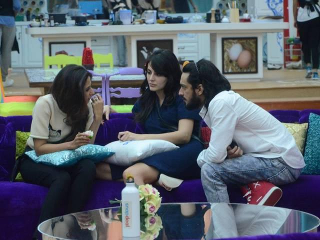 EXCLUSIVE VIDEO: मेहमान अली कुली को खुश करने के लिए 'टकले' हुए अमन! Bigg Boss 9, Day 24: Aman Verma Goes Bald,Trending now-Bald is beautiful!