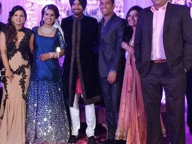 भज्जी की रिसेप्शन पार्टी में जमकर नाचे कोहली और धवन Indian cricketers dance performance at Bhajji’s reception