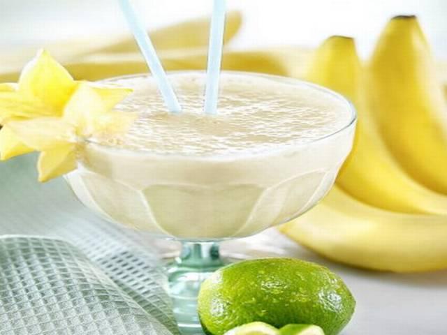 रोजाना एक केला खाने के ये फायदे जान कहीं चौंक ना जाएं आप What Are the Health Benefits of One Banana a Day