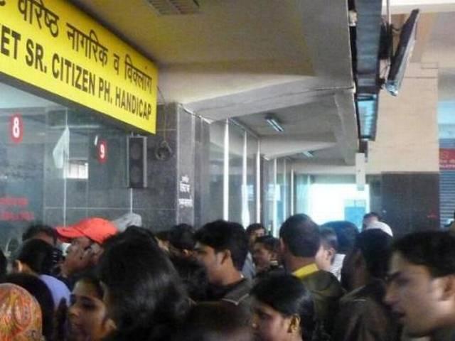 अब ट्रेन की सवारी पड़ेगी महंगी, सबसे कम टिकट 10 रुपए का Indian Railways hikes minimum train fare from Rs 5 to Rs 10