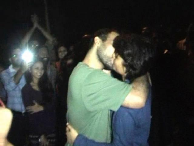 'किस ऑफ लव' के आयोजक सेक्स रैकेट में गिरफ्तार ‘Kiss of Love’ organizer arrested in online sex racket