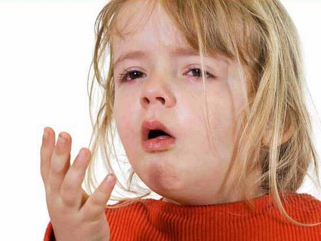 बच्चों को सर्दी-जुकाम, तुरंत दें ये दवा Giving antibiotics early can reduce risk of severe lower respiratory tract illness in children