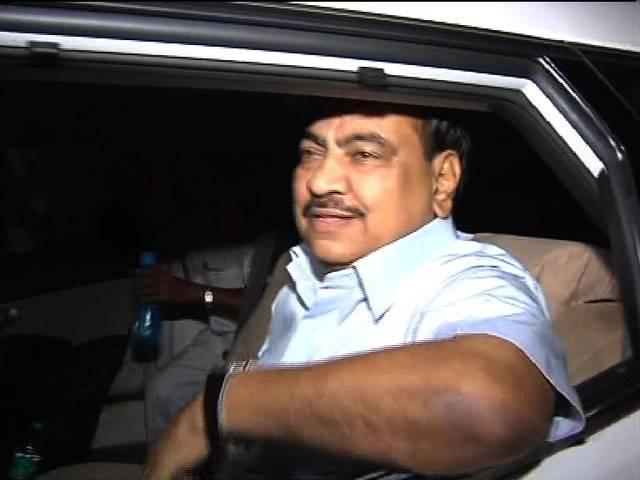 आमिर को बीजेपी मंत्री ने कहा 'खलनायक' BJP minister Eknath Khadse says Aamir is Villain