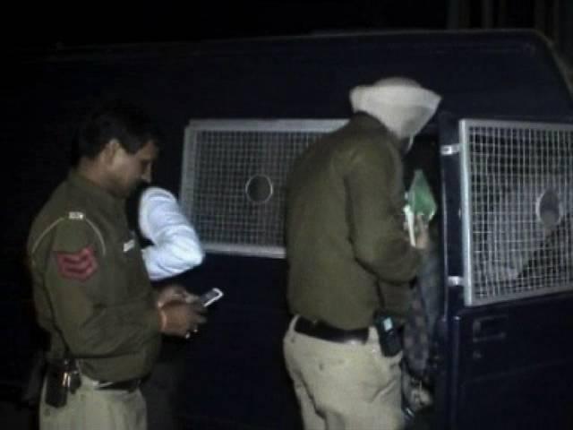 दिल्ली में बड़ी चोरी, कैश वैन चालक 22.5 करोड़ लेकर फरार Delhi loot Cash Van loot 22 crore