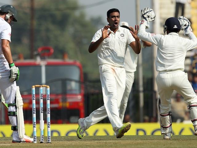 एक मैच में 12 विकेट के साथ ही साल के सबसे बड़े गेंदबाज बने आर अश्विन Ashwin becomes highest Test wicket taker of 2015