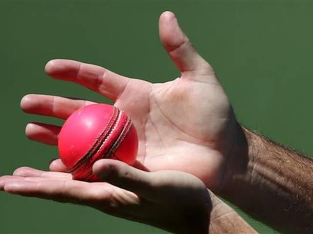 टेस्ट मैच क्यों हुआ 'गुलाबी' ? pink ball in day night test
