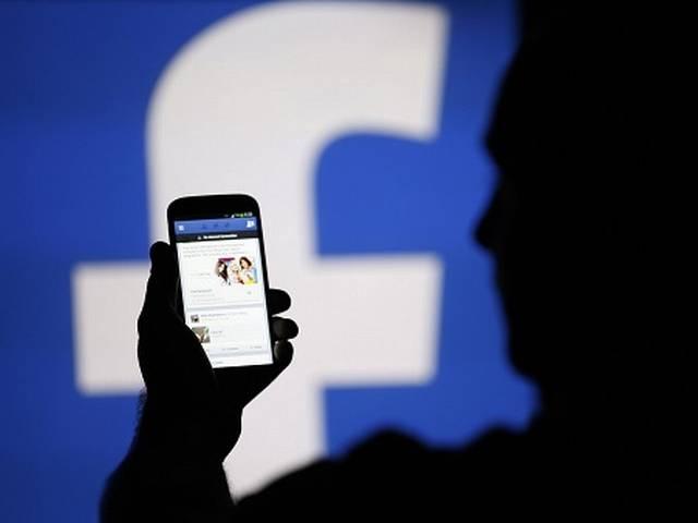 फेसबुक पर तस्वीरों को पोस्ट करने का राज जानकर दंग रह जाएंगे आप Envy drives people to post on Facebook
