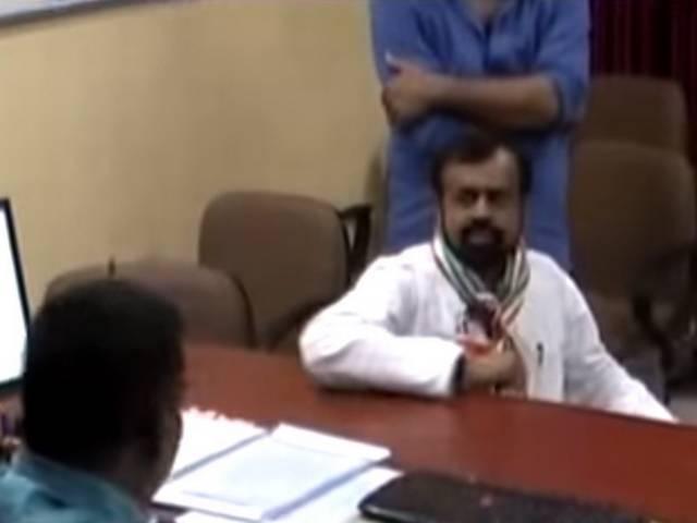 ...आप कलेक्टर नहीं, बेवकूफ हैं: कांग्रेस पूर्व विधायक Ex-Cong MLA calls Collector a ‘fool’ during spat