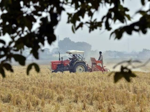एस्कार्ट्स ट्रैक्टर, अशोक लीलैंड और रॉयल इनफील्ड की बिक्री नवंबर में बढ़ी Escorts tractor sales up 9 pc in November