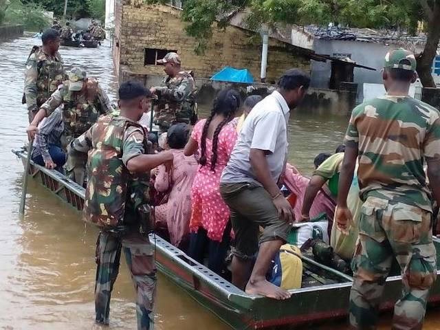 चेन्नई बारिश : 50 लाख की आबादी पानी में, चार दिनों तक राहत नहीं Tamil Nadu: Chennai rains break 100-year-old record