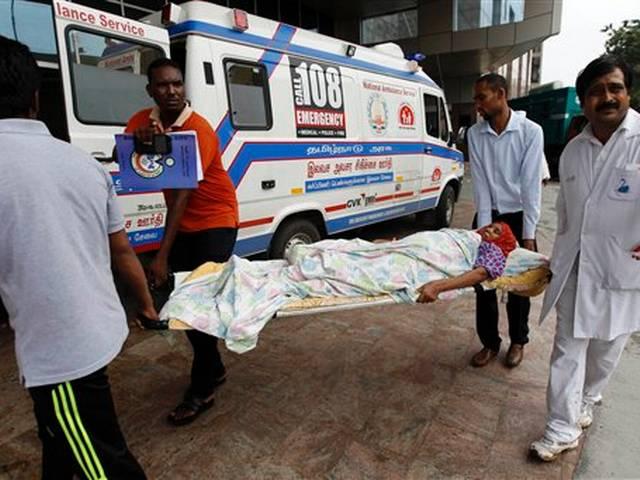 चेन्नई बाढ़: अस्पताल के जेनरेटर कक्ष में घुसा बाढ़ का पानी, 18 मरीजों की मौत Chennai floods: 18 patient die in hospital