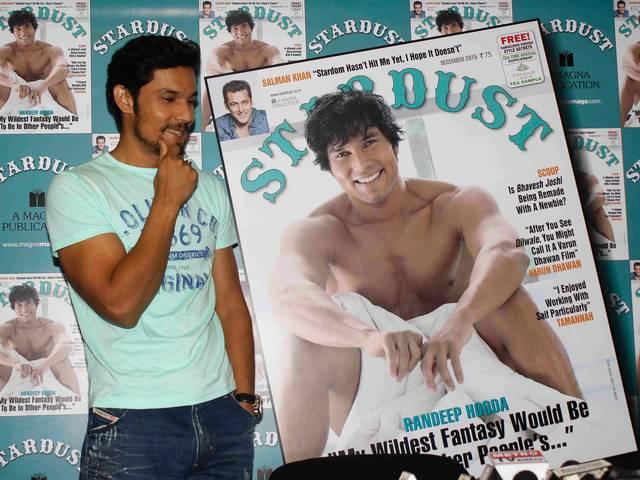 See Picture: स्टारडस्ट के लिए सेमी-न्यूड हुए रणदीप हुड्डा! Hotness overload! Randeep Hooda goes semi-nude for Stardust magazine cover –
