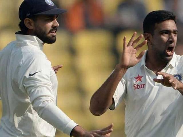 चेन्नई बाढ़: अश्विन और मुरली विजय करेंगे पीड़ितों की मदद ashwin-murali-vijay-to-extend-helping-hand-to-chennai-flood-victims