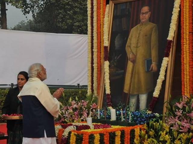 राष्ट्रपति, प्रधानमंत्री ने बी आर अंबेडकर की 60वीं पुण्यतिथि पर उन्हें याद किया Prez, PM remember B R Ambedkar on his 60th death anniversary
