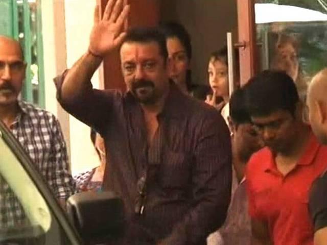 फैंस के लिए खुशखबरी, जल्दी ही जेल से बाहर आएंगे संजय दत्त Sanjay Dutt_Jail
