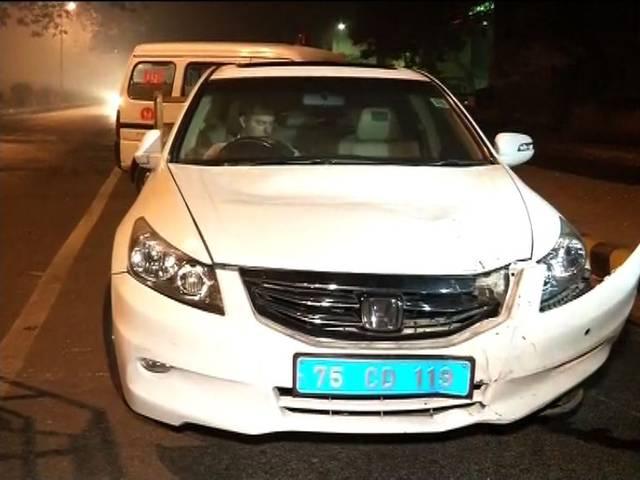 रूसी राजनयिक ने पहले बाइक को टक्कर मारी फिर पुलिस से की गाली गलौच russian diplomat accident