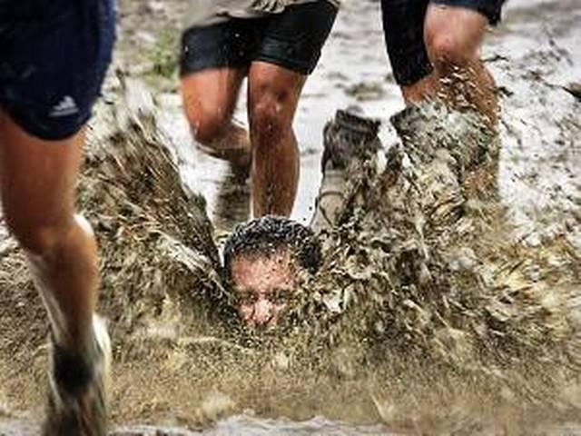 चिली: तूफान के चलते कीचड़ में फंसे हजारों लोग चिली: तूफान के चलते कीचड़ में फंसे हजारों लोग
