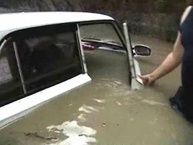 दक्षिणी रूस में बाढ़ का कहर, 141 लोगों की मौत दक्षिणी रूस में बाढ़ का कहर, 141 लोगों की मौत