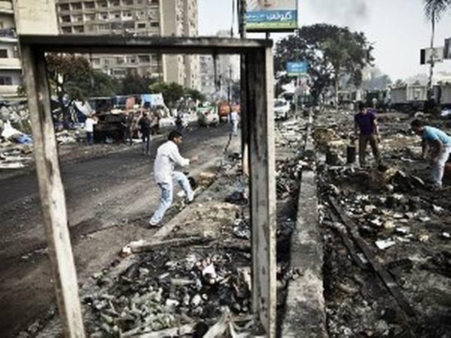 मिस्र में नहीं थम रही हिंसा, 80 लोगों की मौत मिस्र में नहीं थम रही हिंसा, 80 लोगों की मौत