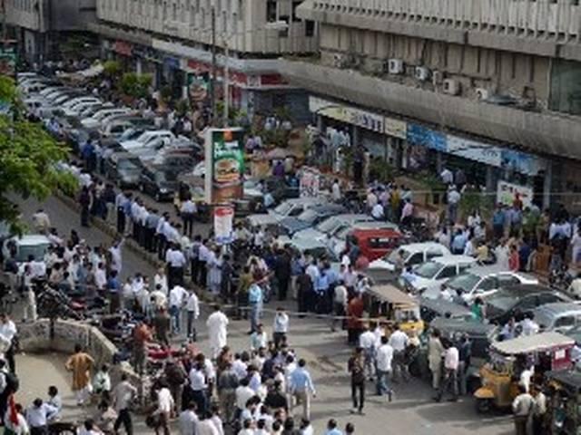 पाक में भूकंप: मरने वालों की संख्या 200 के पार पहुंची पाक में भूकंप: मरने वालों की संख्या 200 के पार पहुंची
