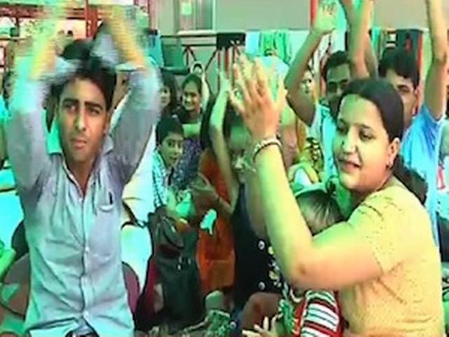 बाबा अमरनाथ के दर्शनों के लिए पहला जत्था रवाना बाबा अमरनाथ के दर्शनों के लिए पहला जत्था रवाना