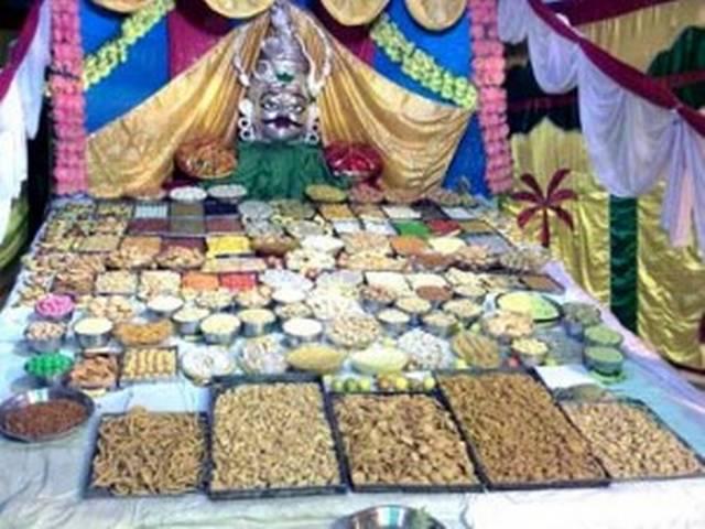 उज्जैन में महाकाल को लगा 56 व्यंजनों का भोग उज्जैन में महाकाल को लगा 56 व्यंजनों का भोग