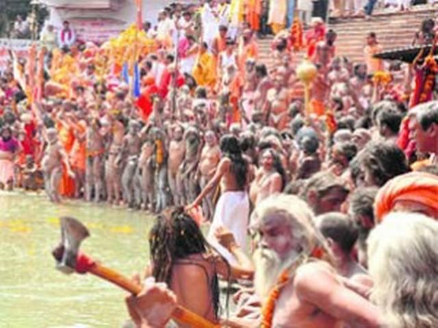 शाही स्नान के साथ आस्था का महापर्व महाकुंभ शुरू शाही स्नान के साथ आस्था का महापर्व महाकुंभ शुरू