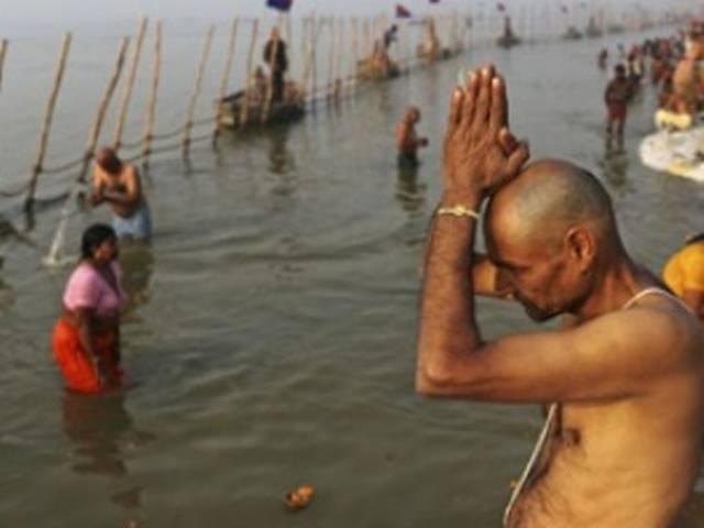 महाकुम्भ में श्रद्धालुओं का आना लगातार जारी महाकुम्भ में श्रद्धालुओं का आना लगातार जारी
