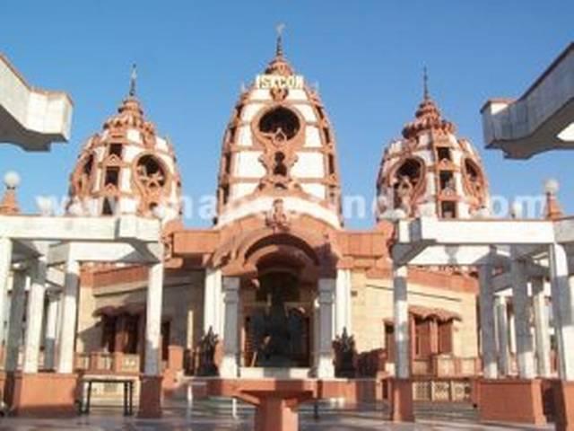 कोलकाता की सड़कों पर 'हरे कृष्णा' की गूंज कोलकाता की सड़कों पर ‘हरे कृष्णा’ की गूंज
