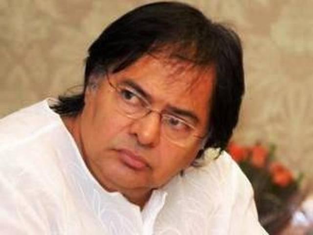 फारुख शेख ने 'दो दिल.' की टीम को खिलाया खाना फारुख शेख ने ‘दो दिल.’ की टीम को खिलाया खाना
