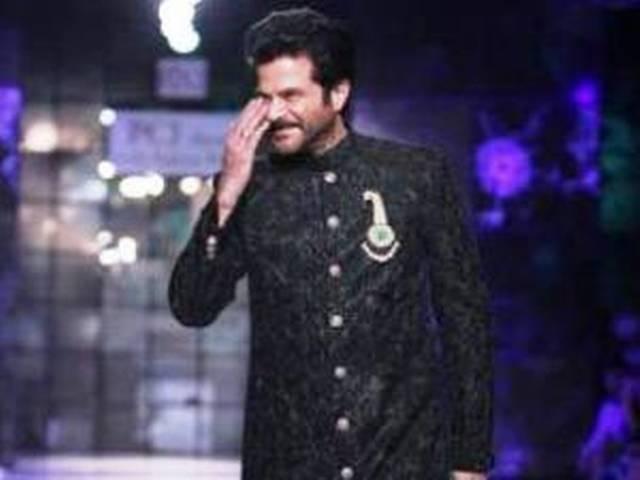 WIFW में रैम्प पर नजर आए अनिल कपूर WIFW में रैम्प पर नजर आए अनिल कपूर