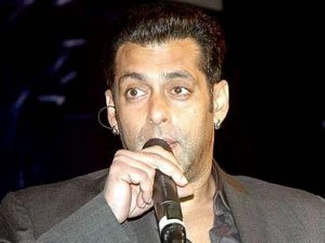 अंतरा माली के बयान पर बिफरे सलमान खान अंतरा माली के बयान पर बिफरे सलमान खान