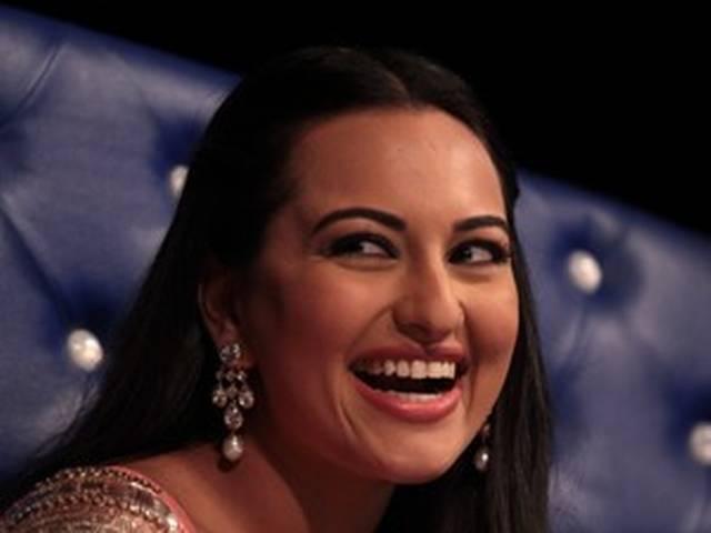 पेटा की मुहिम से जुड़ीं अभिनेत्री सोनाक्षी सिन्हा पेटा की मुहिम से जुड़ीं अभिनेत्री सोनाक्षी सिन्हा