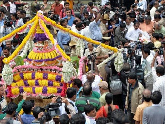 अलविदा कह गए मन्ना डे, बेंगलूर में हुआ अंतिम संस्कार अलविदा कह गए मन्ना डे, बेंगलूर में हुआ अंतिम संस्कार