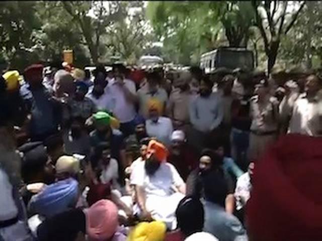 दिल्ली में 2,733 लोग मारे गए थे सिख विरोधी दंगों में दिल्ली में 2,733 लोग मारे गए थे सिख विरोधी दंगों में