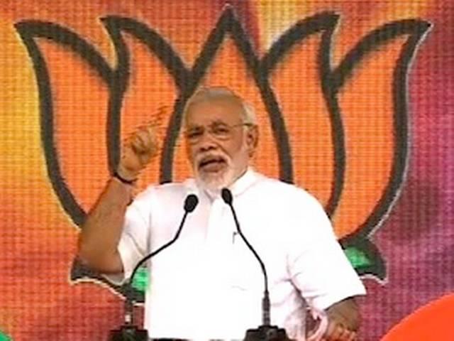 दिल्ली की सरकार को लकवा मार गया है : नरेंद्र मोदी दिल्ली की सरकार को लकवा मार गया है : नरेंद्र मोदी