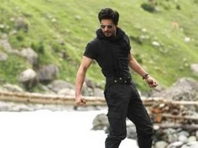 शाहरूख खान के बंगले में शॉट सर्किट से लगी आग शाहरूख खान के बंगले में शॉट सर्किट से लगी आग