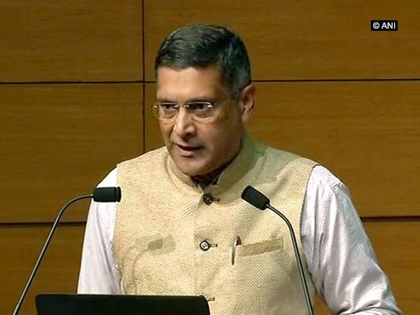 Arvind Subramanian praises Telangana's land record programme