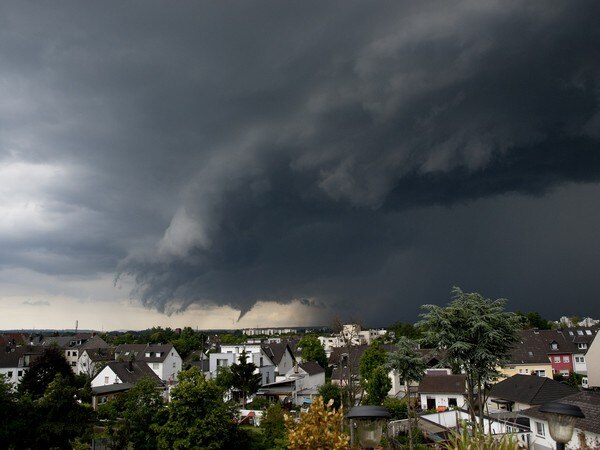 Tropical storm kills 20 in Indonesia