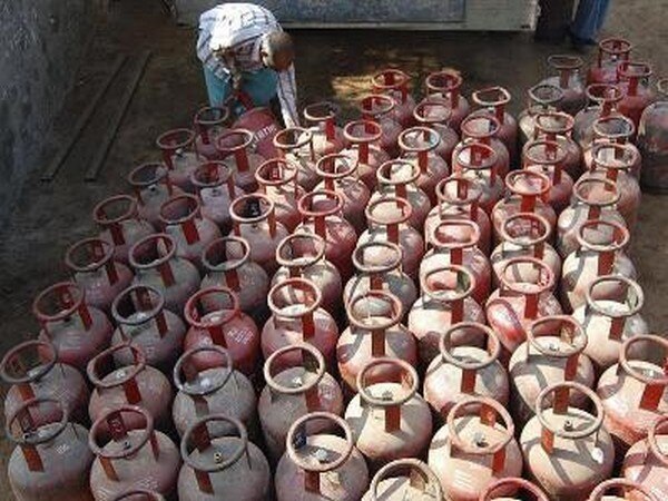 Jet fuel price hiked by 6%, cooking gas gets Rs 1.50 costlier