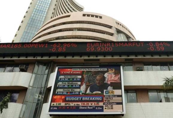 Global markets downturn plunges Sensex, Nifty by over 2.20% Sensex plunges over 1,000 points, Nifty dives 3.55% lower