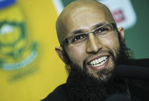 <b>Hashim Amla</b> denies reports of declining interview with Indian TV anchor over ... - hashim-amla-580x395