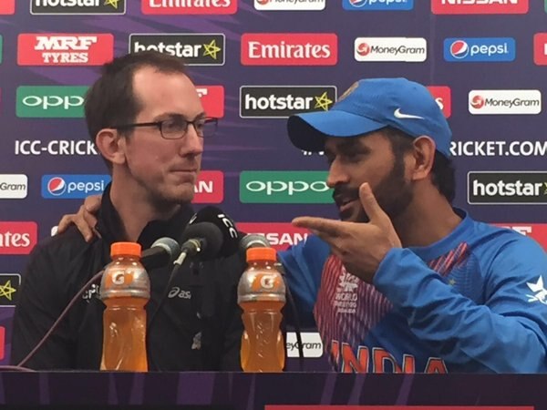 Australian reporter shares his 'sit-down' with MS Dhoni
