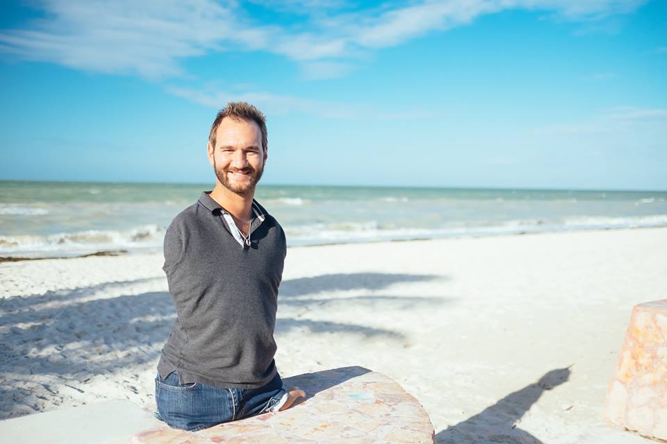 No Arms No Legs No Worries Meet 33 Year Old Motivational Speaker Nick Vujicic