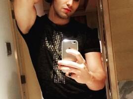 Leading TV actor injured in serious road mishap !