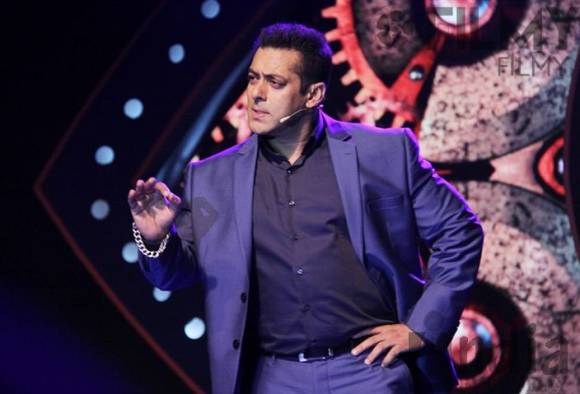 Bigg Boss4 580x395 - Why Bigg Boss 10 Will Be The Baap Of The Existing Seasons!