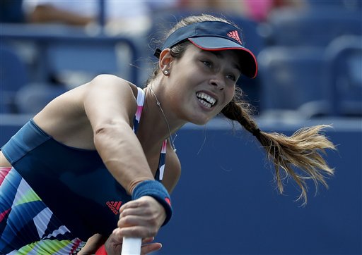 Serena Williams sweeps past Makarova at US Open