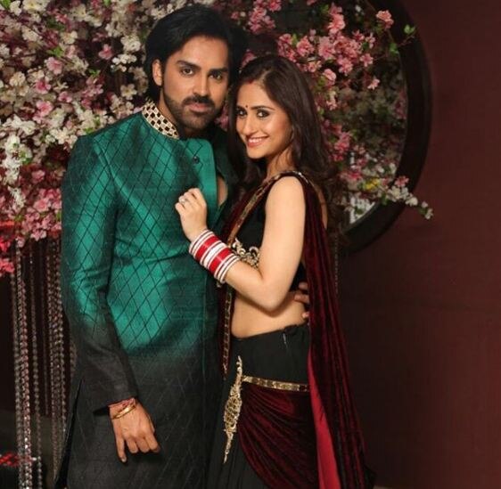 Hunar Hale and Mayank Gandhi look gorgeous together. (PC: Instagram)